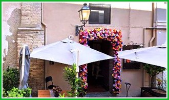 Facciata del ristorante La Piccola Canadese a Ortona